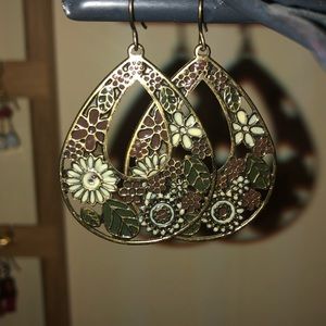 Flowery earrings